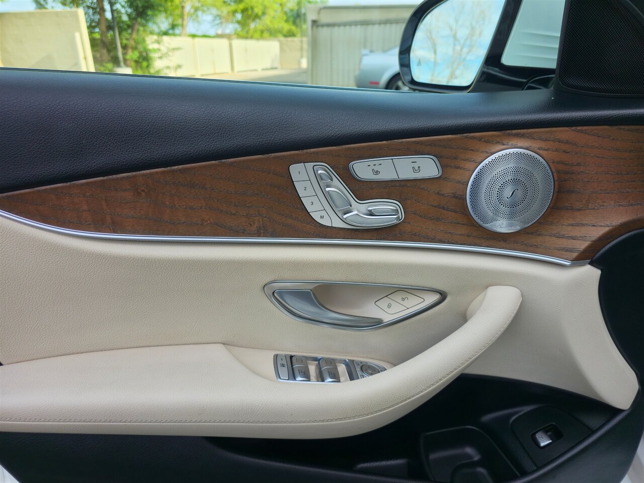 2018 Mercedes-Benz E 400 4MATIC - Photo 12 - Mesa, AZ 85215