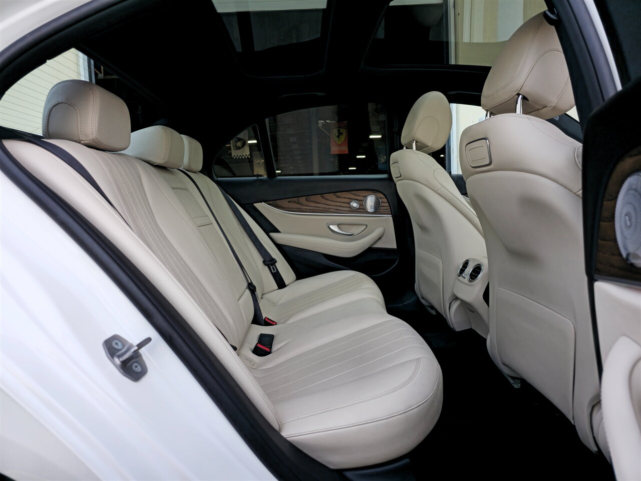 2018 Mercedes-Benz E 400 4MATIC - Photo 31 - Mesa, AZ 85215