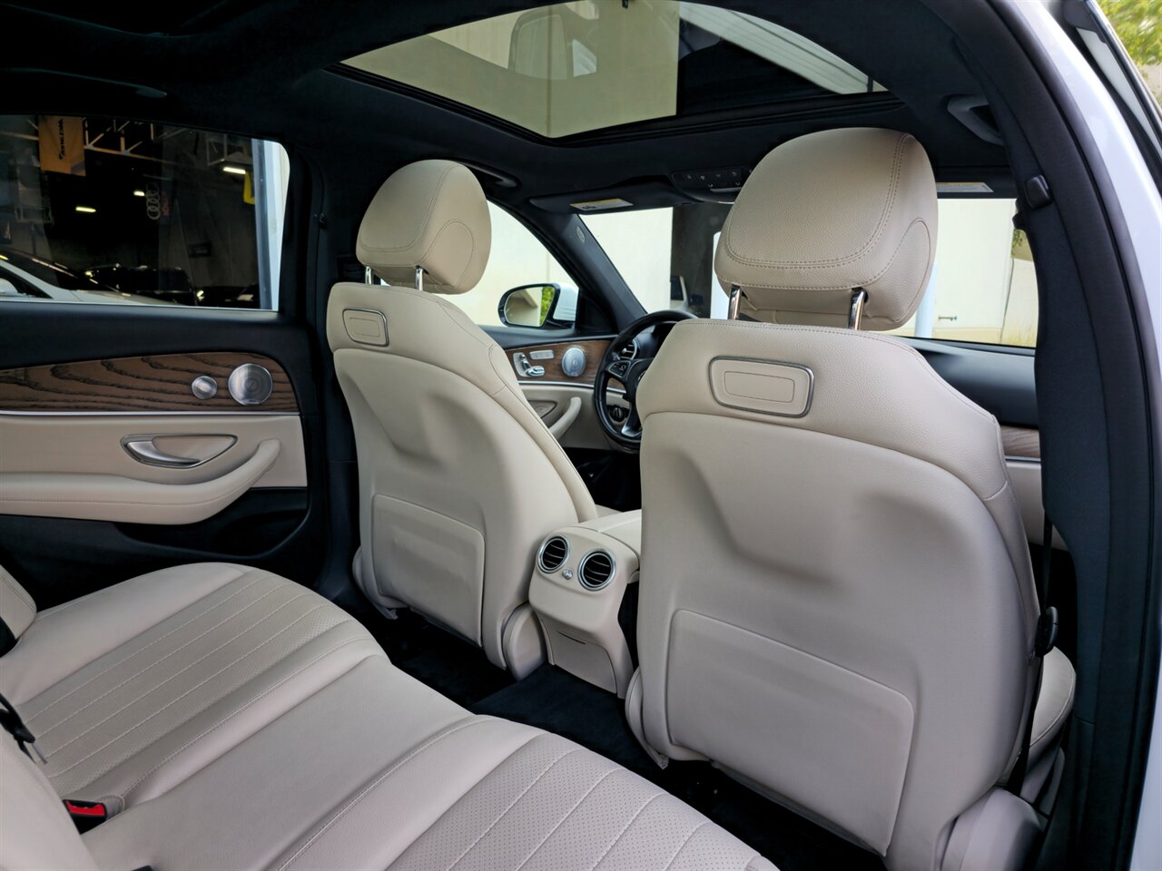 2018 Mercedes-Benz E 400 4MATIC - Photo 33 - Mesa, AZ 85215