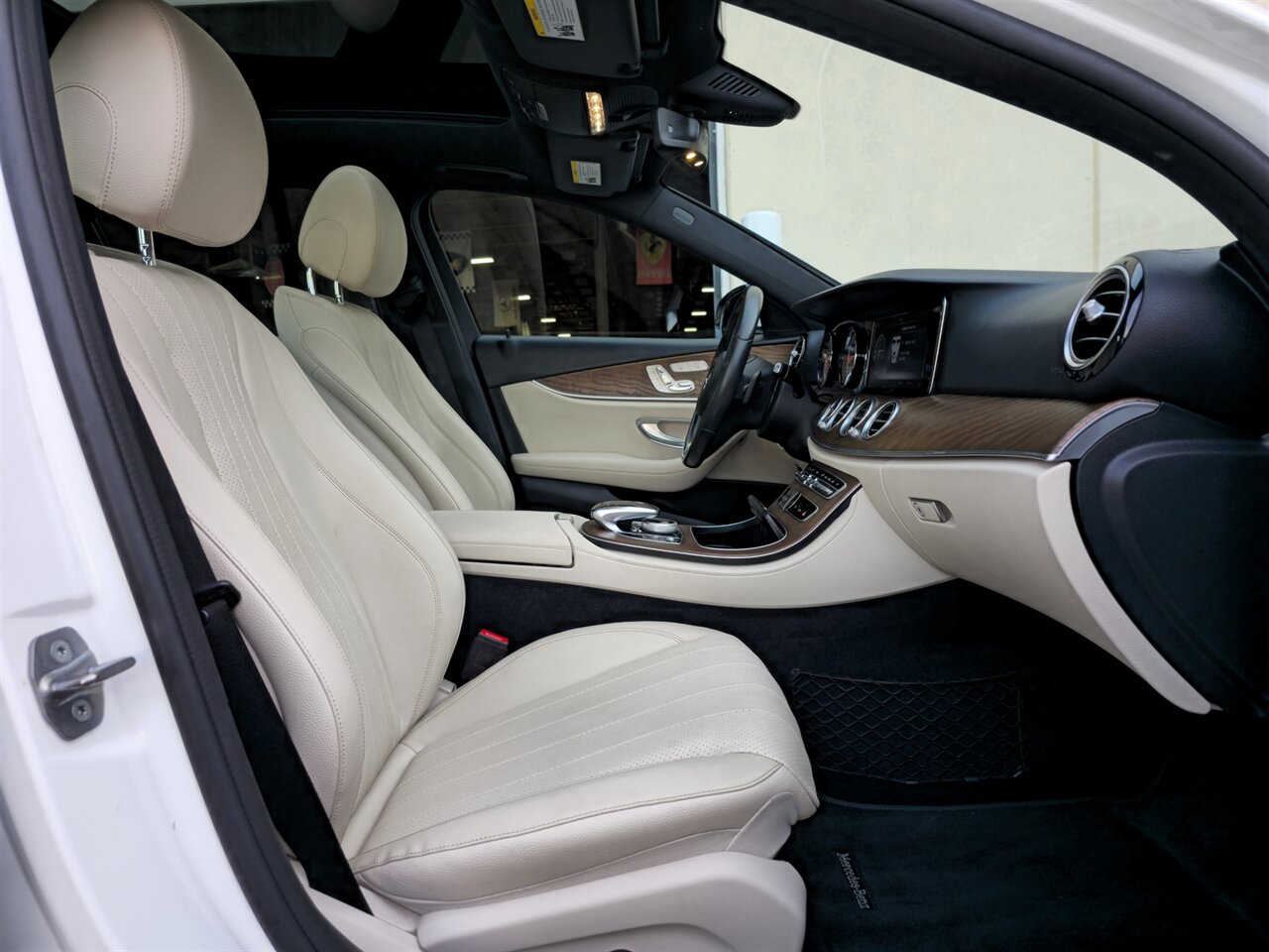 2018 Mercedes-Benz E 400 4MATIC - Photo 23 - Mesa, AZ 85215