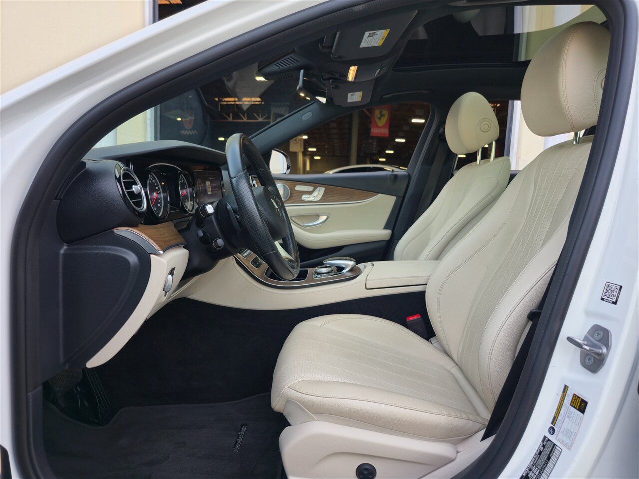 2018 Mercedes-Benz E 400 4MATIC - Photo 13 - Mesa, AZ 85215