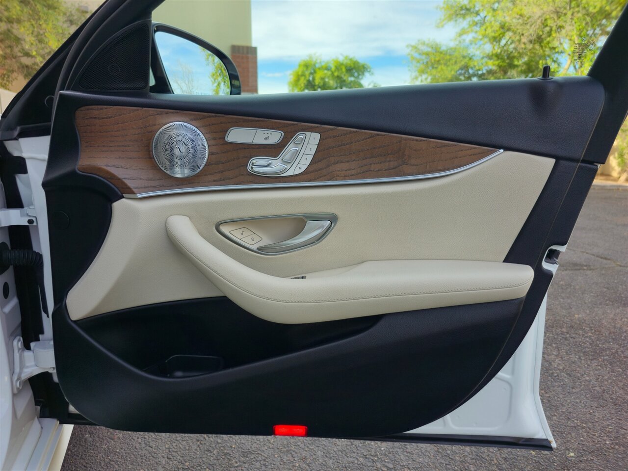 2018 Mercedes-Benz E 400 4MATIC - Photo 22 - Mesa, AZ 85215
