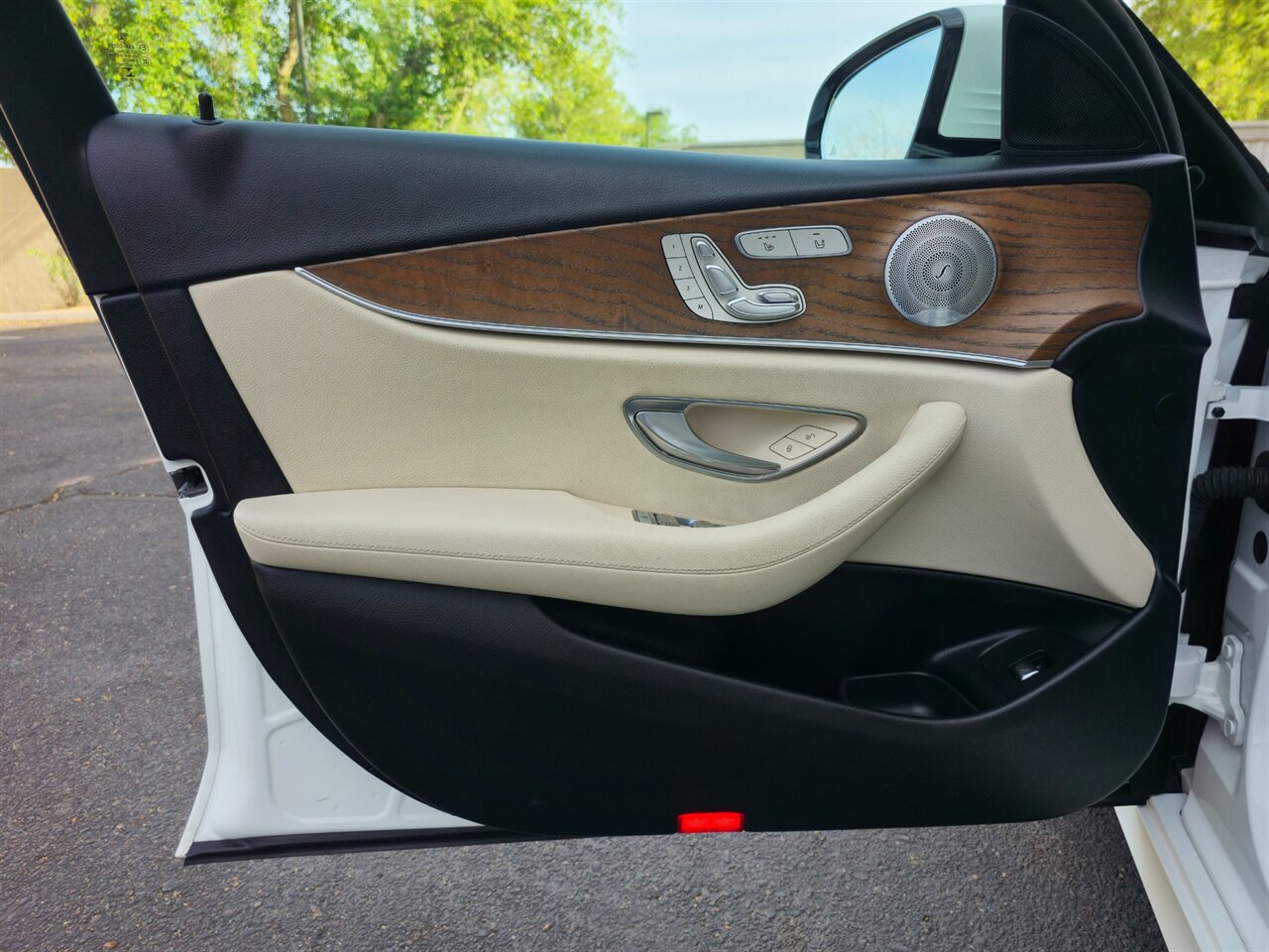 2018 Mercedes-Benz E 400 4MATIC - Photo 11 - Mesa, AZ 85215