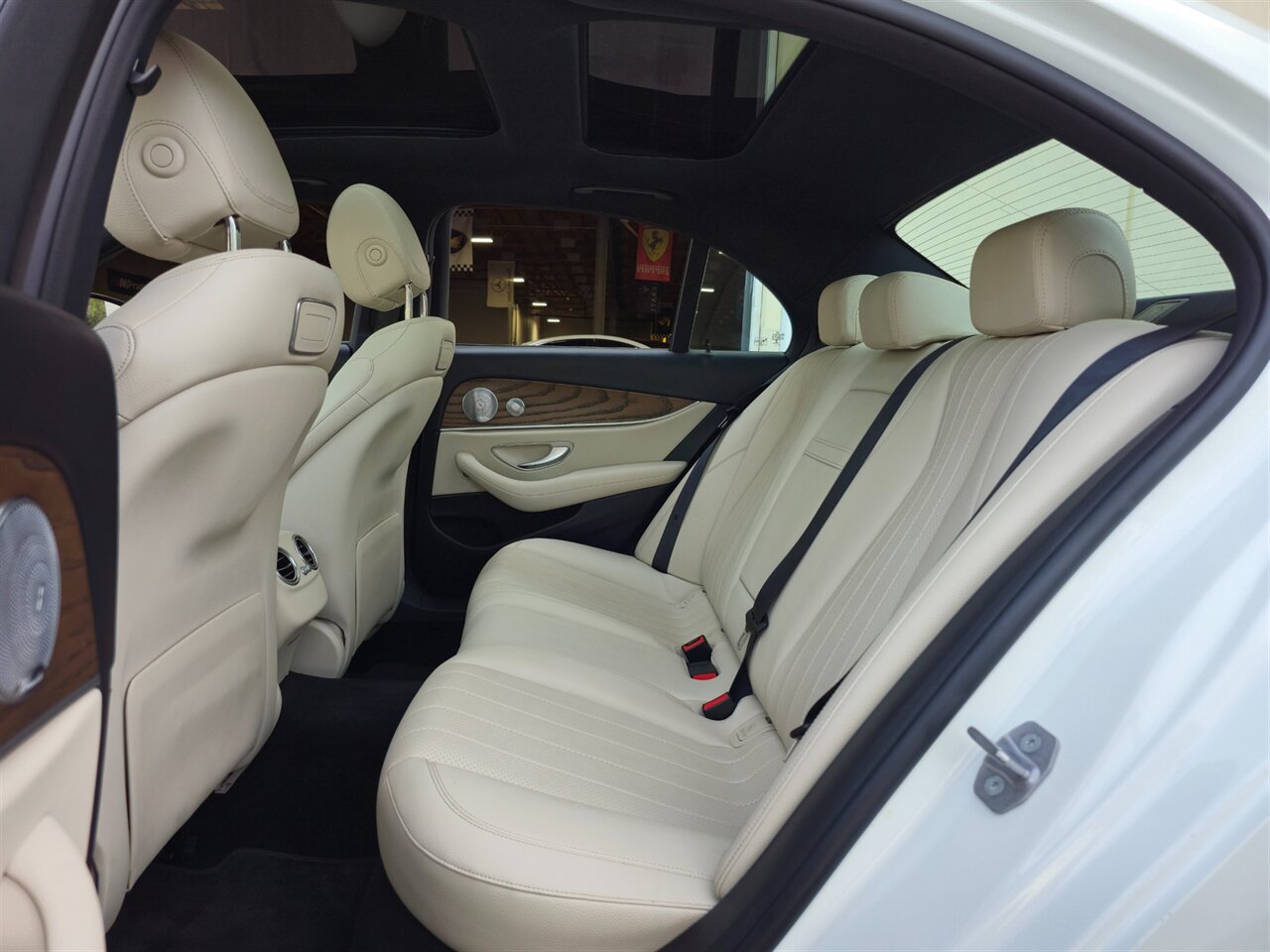 2018 Mercedes-Benz E 400 4MATIC - Photo 27 - Mesa, AZ 85215