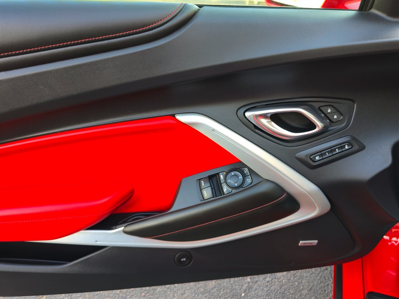 2016 Chevrolet Camaro 2SS Convertible - Photo 16 - Mesa, AZ 85215