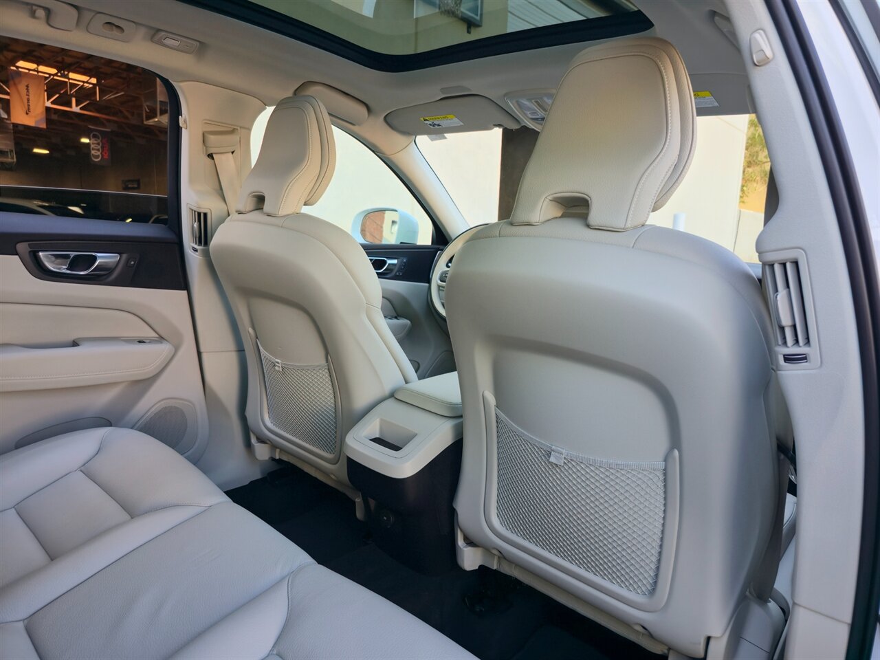 2022 Volvo XC60 B5 Momentum - Photo 34 - Mesa, AZ 85215