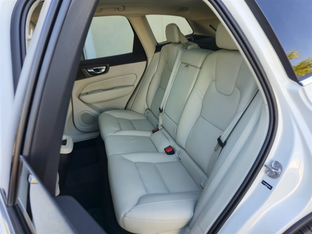 2022 Volvo XC60 B5 Momentum - Photo 30 - Mesa, AZ 85215