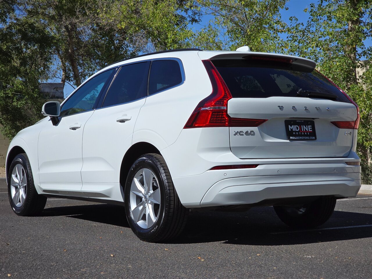 2022 Volvo XC60 B5 Momentum - Photo 8 - Mesa, AZ 85215