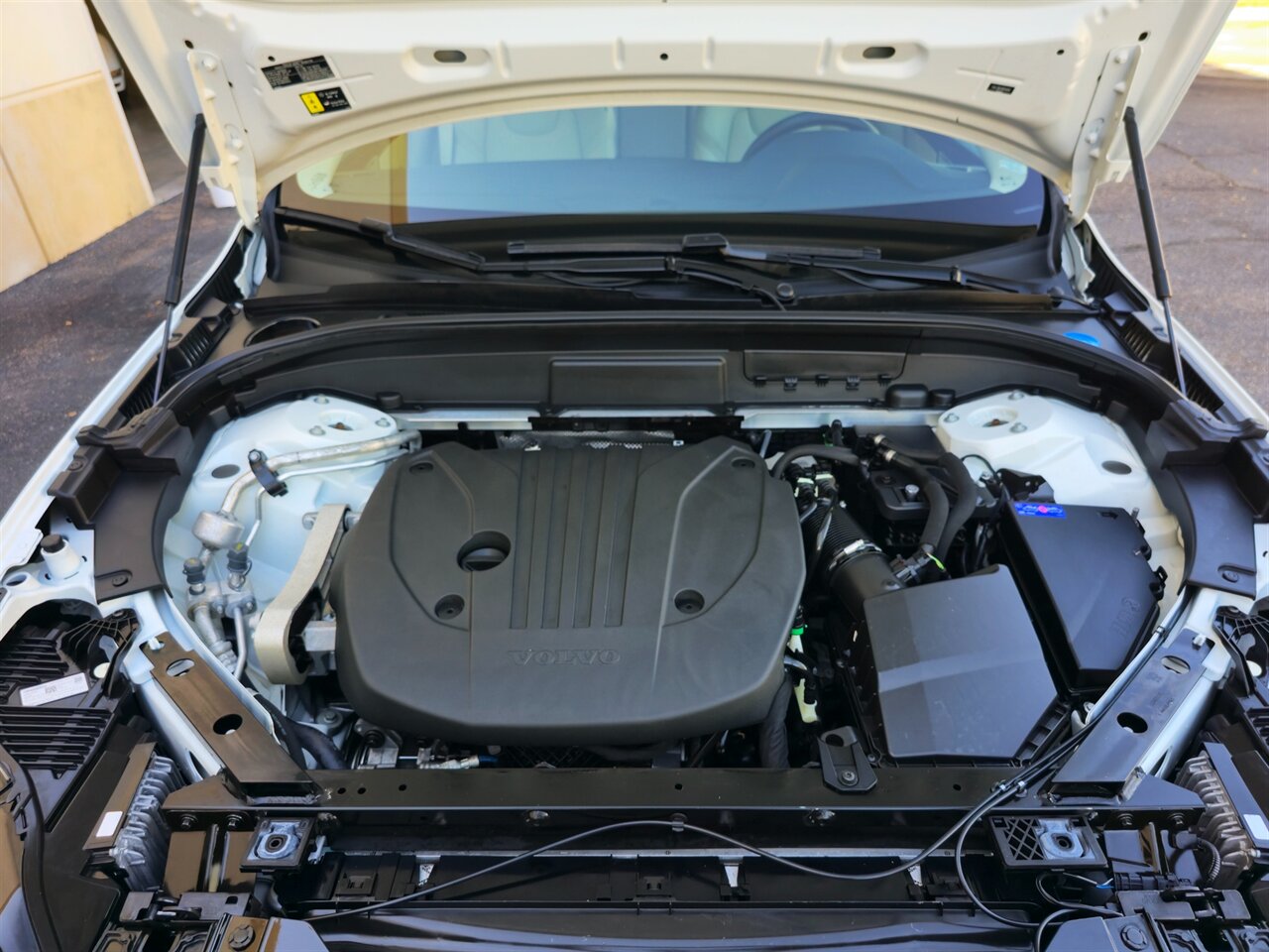 2022 Volvo XC60 B5 Momentum - Photo 36 - Mesa, AZ 85215