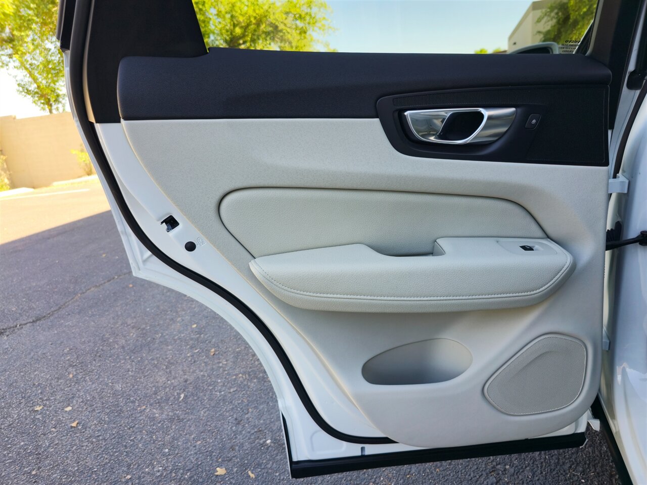 2022 Volvo XC60 B5 Momentum - Photo 28 - Mesa, AZ 85215