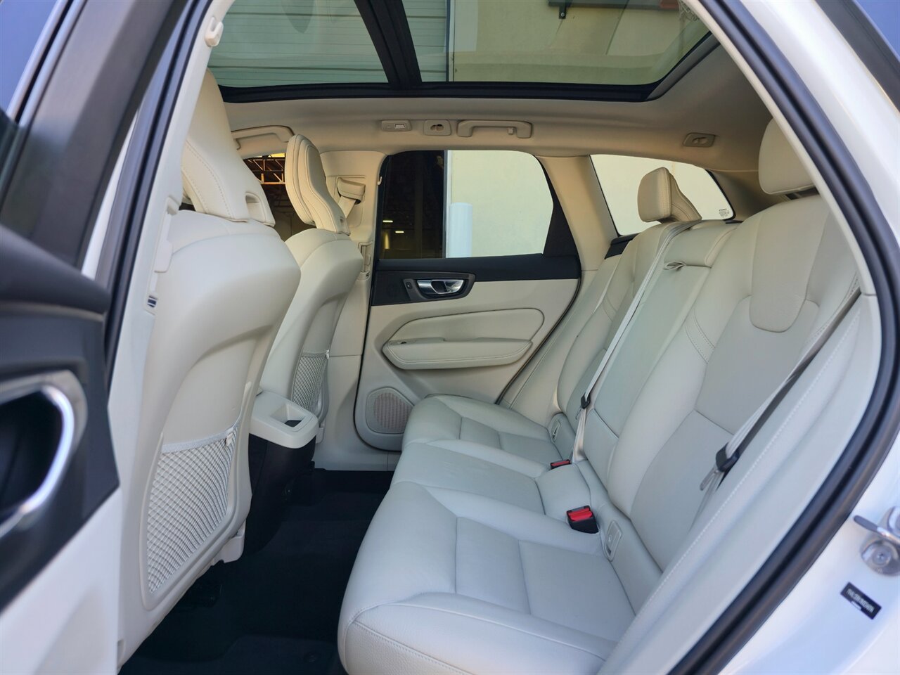 2022 Volvo XC60 B5 Momentum - Photo 29 - Mesa, AZ 85215