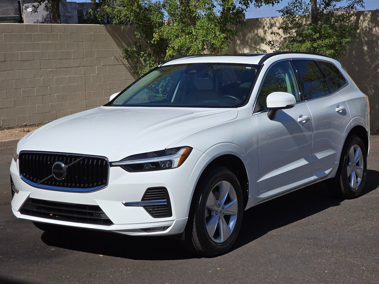 2022 Volvo XC60 B5 Momentum - Photo 6 - Mesa, AZ 85215