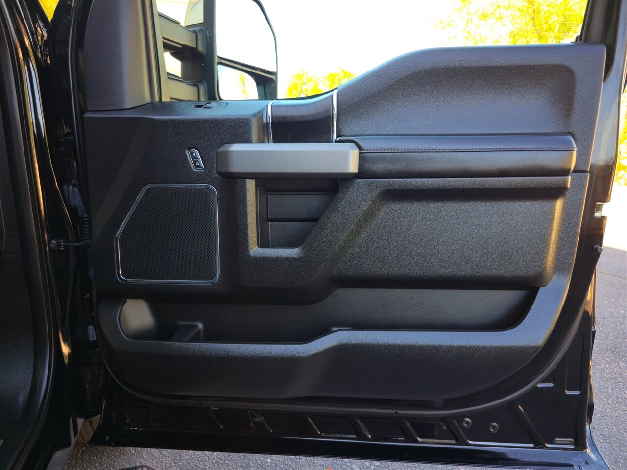 2018 Ford F-150 Platinum 4x4 SuperCrew - Photo 24 - Mesa, AZ 85215