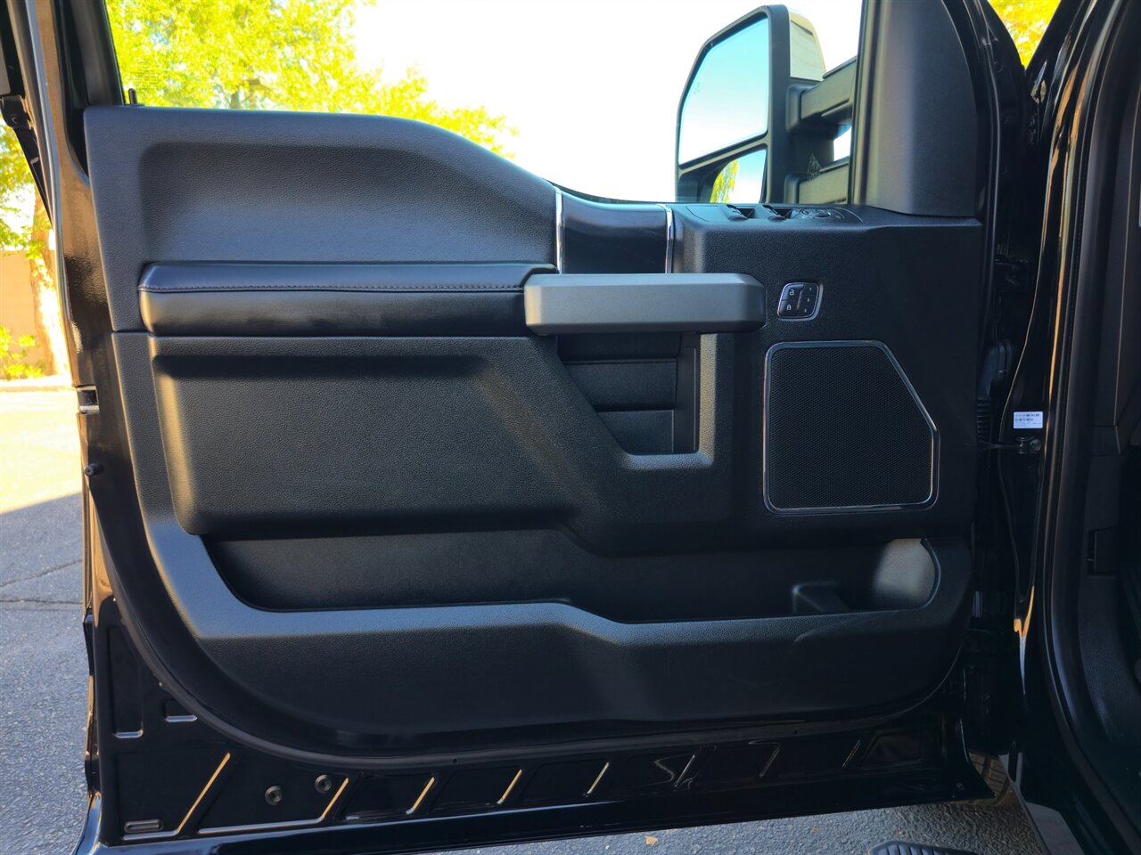 2018 Ford F-150 Platinum 4x4 SuperCrew - Photo 12 - Mesa, AZ 85215