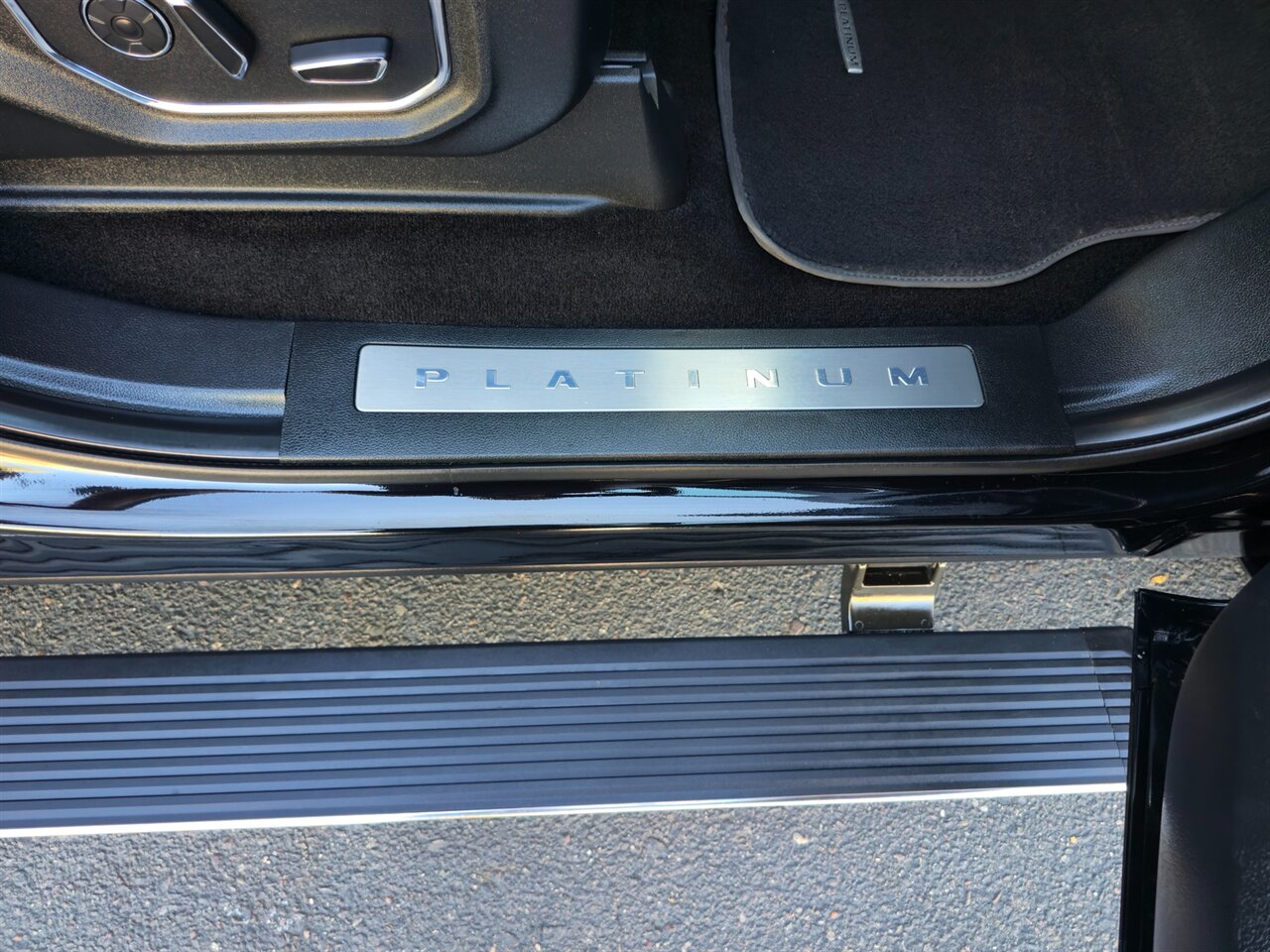 2018 Ford F-150 Platinum 4x4 SuperCrew - Photo 25 - Mesa, AZ 85215