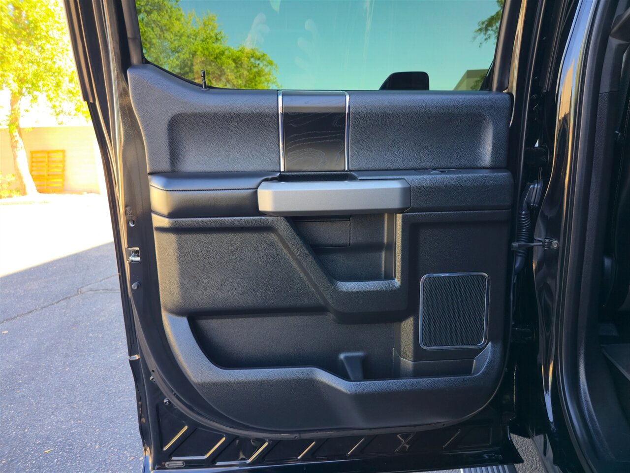 2018 Ford F-150 Platinum 4x4 SuperCrew - Photo 33 - Mesa, AZ 85215