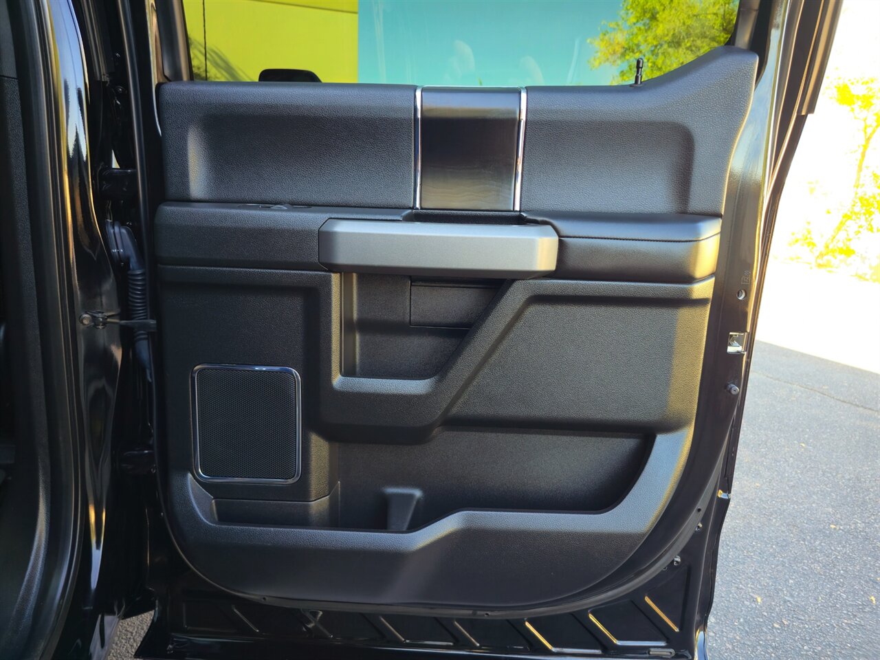 2018 Ford F-150 Platinum 4x4 SuperCrew - Photo 29 - Mesa, AZ 85215