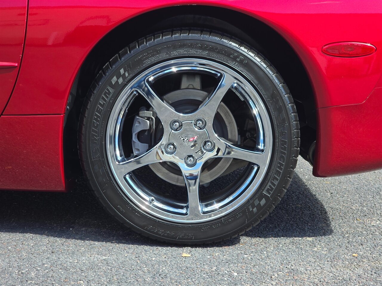 2004 Chevrolet Corvette Convertible photo 35