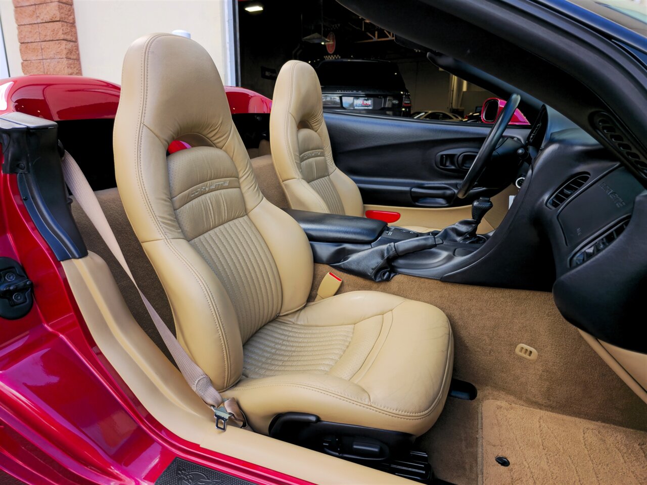 2004 Chevrolet Corvette Convertible photo 25