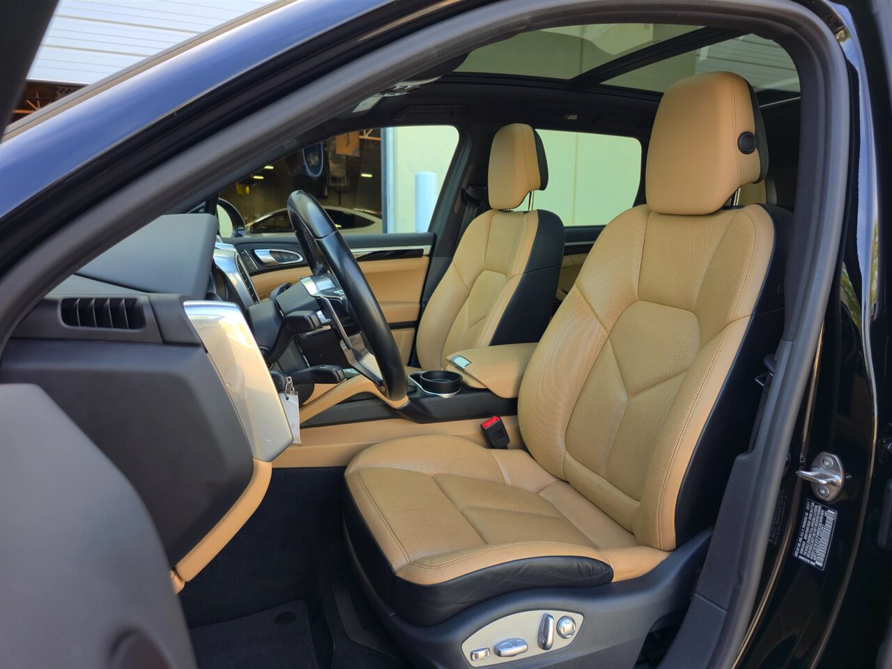 2018 Porsche Cayenne S   - Photo 12 - Mesa, AZ 85215