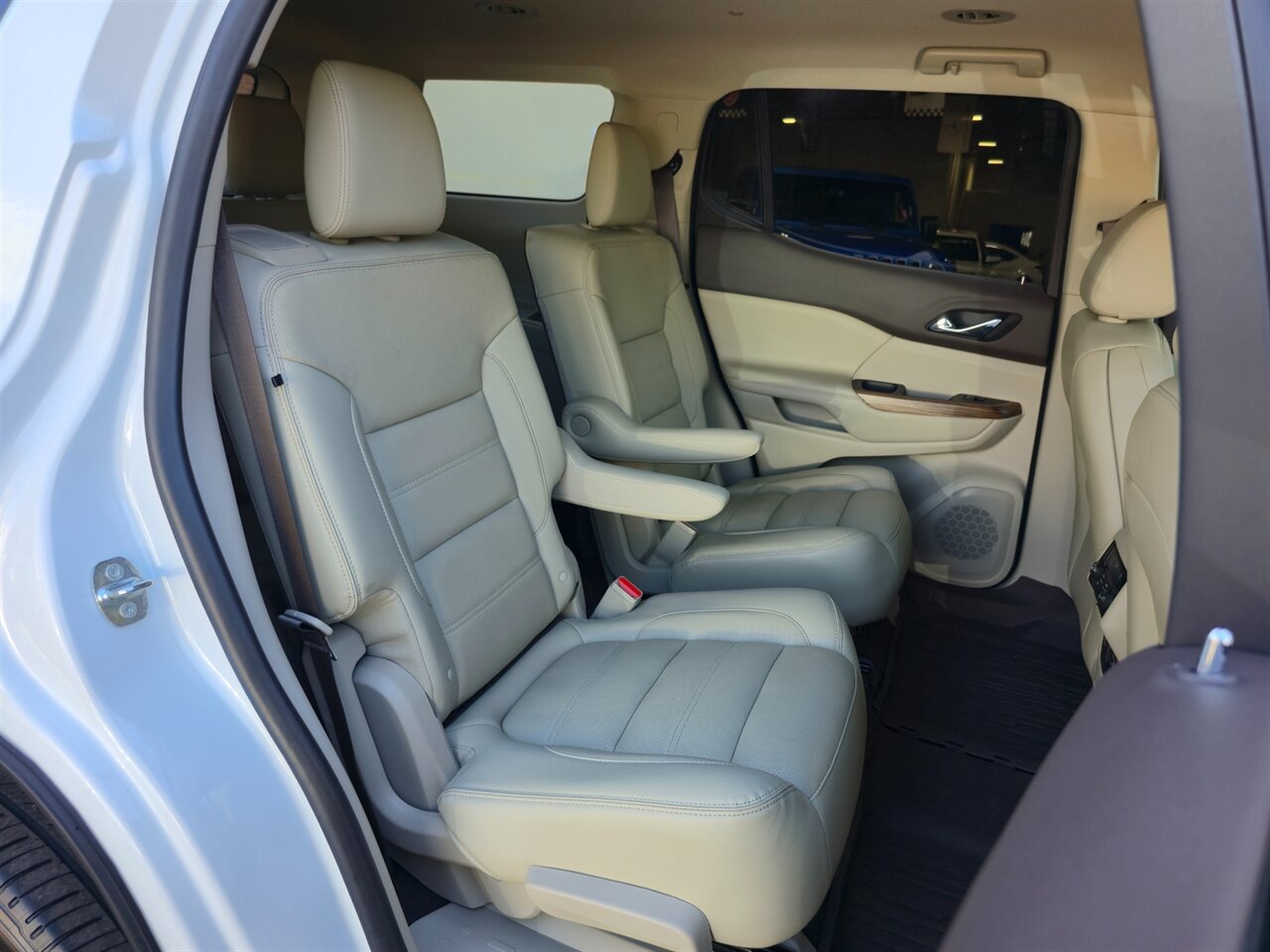 2019 GMC Acadia Denali   - Photo 39 - Mesa, AZ 85215