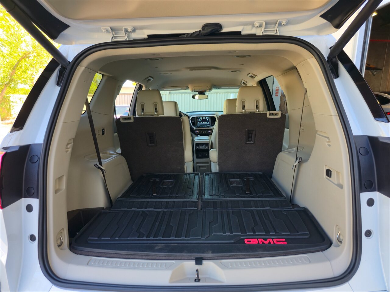 2019 GMC Acadia Denali   - Photo 40 - Mesa, AZ 85215