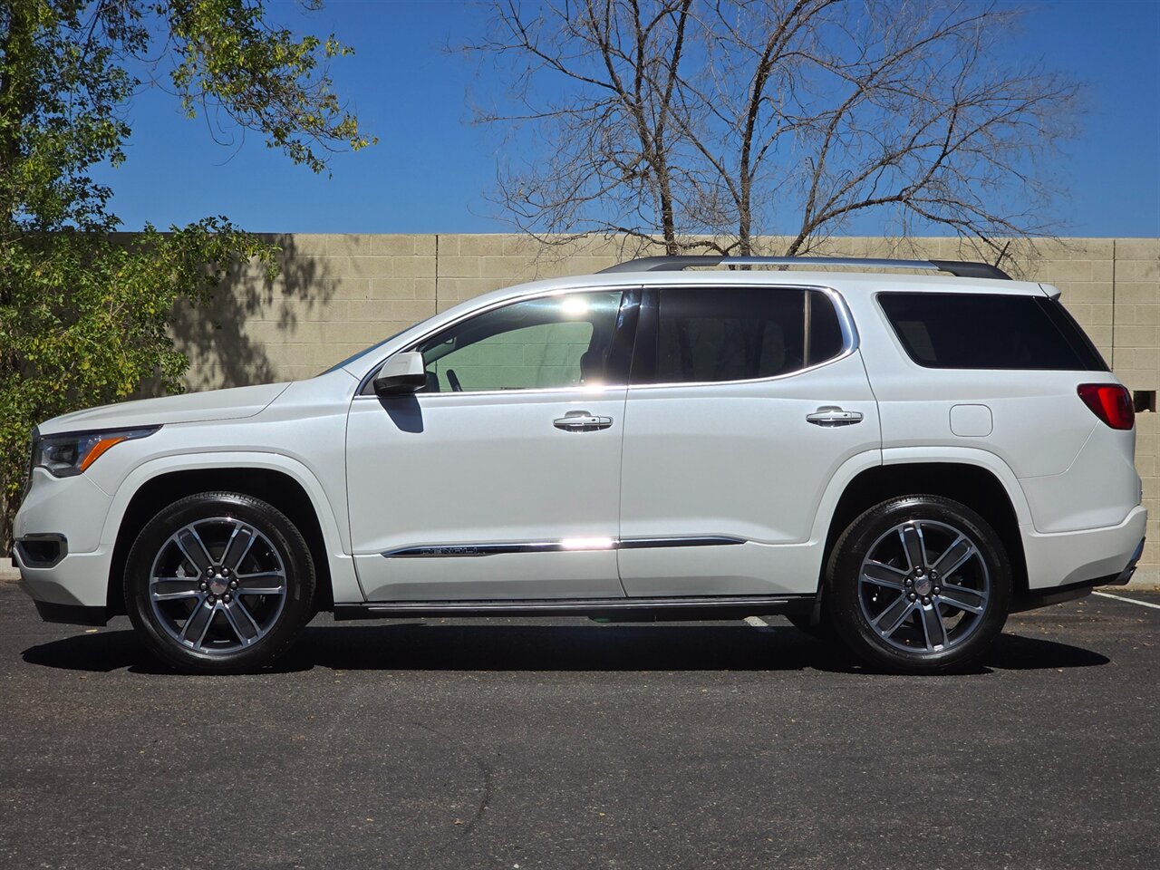 2019 GMC Acadia Denali   - Photo 7 - Mesa, AZ 85215