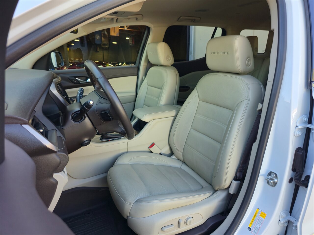 2019 GMC Acadia Denali   - Photo 16 - Mesa, AZ 85215