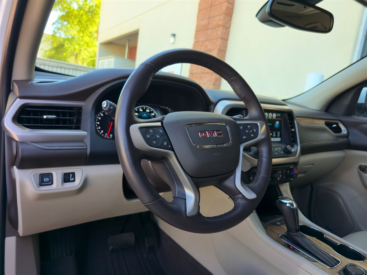 2019 GMC Acadia Denali   - Photo 18 - Mesa, AZ 85215
