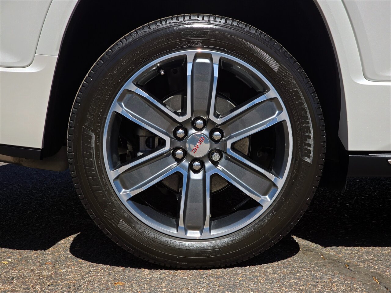 2019 GMC Acadia Denali   - Photo 44 - Mesa, AZ 85215