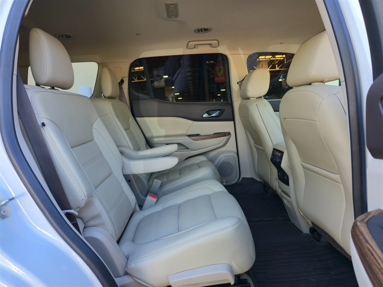 2019 GMC Acadia Denali   - Photo 38 - Mesa, AZ 85215