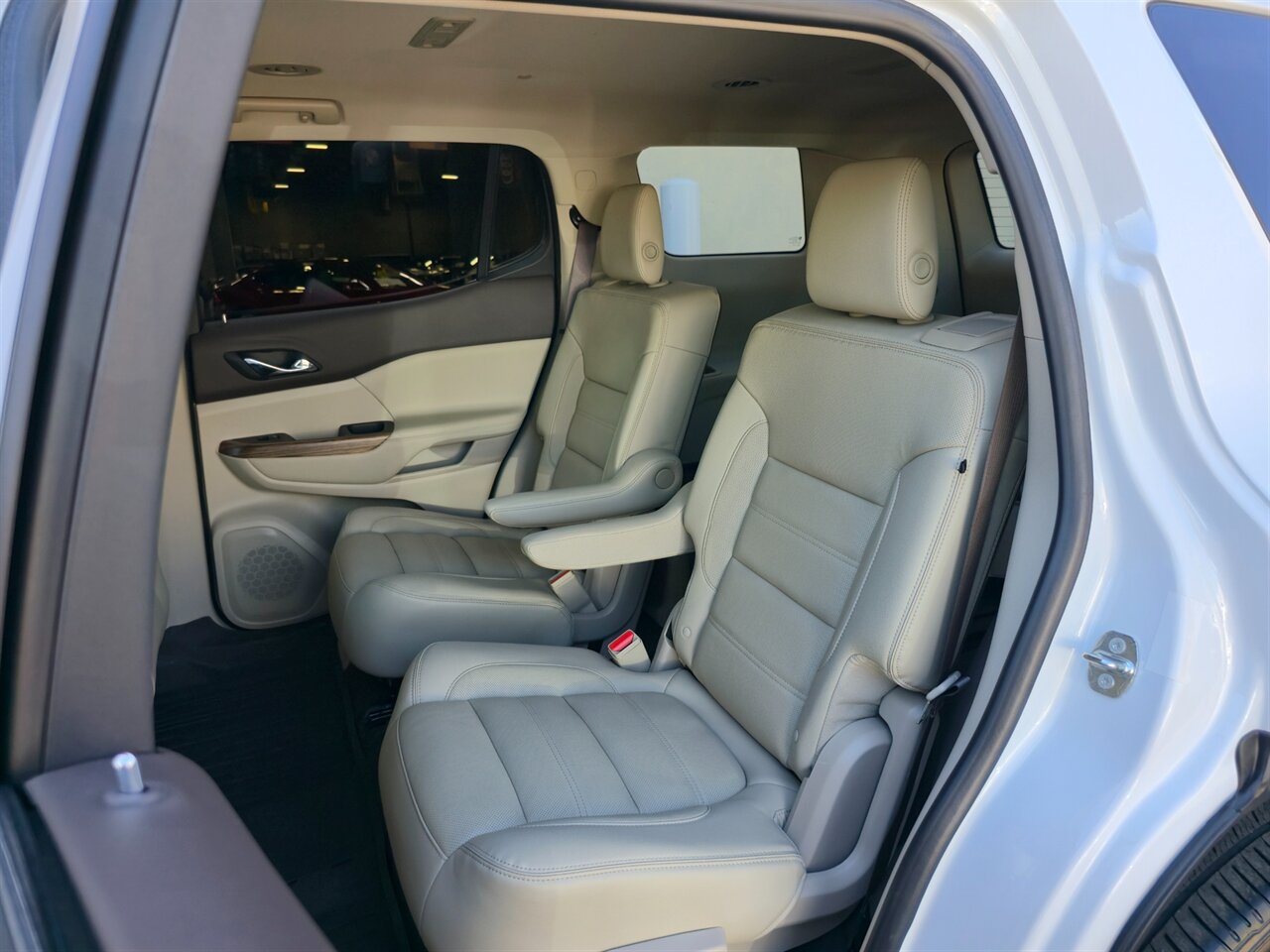 2019 GMC Acadia Denali   - Photo 32 - Mesa, AZ 85215