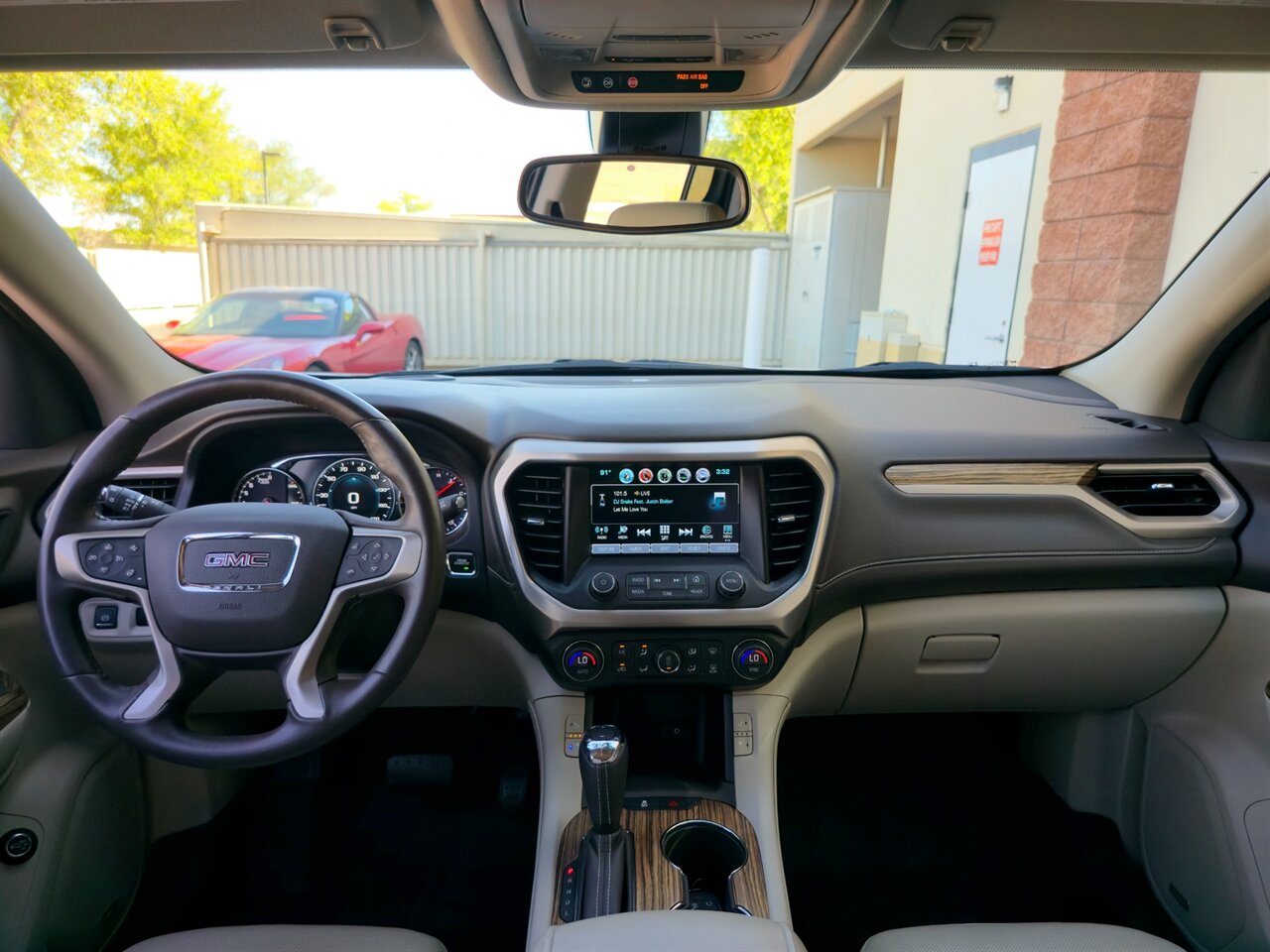 2019 GMC Acadia Denali   - Photo 17 - Mesa, AZ 85215