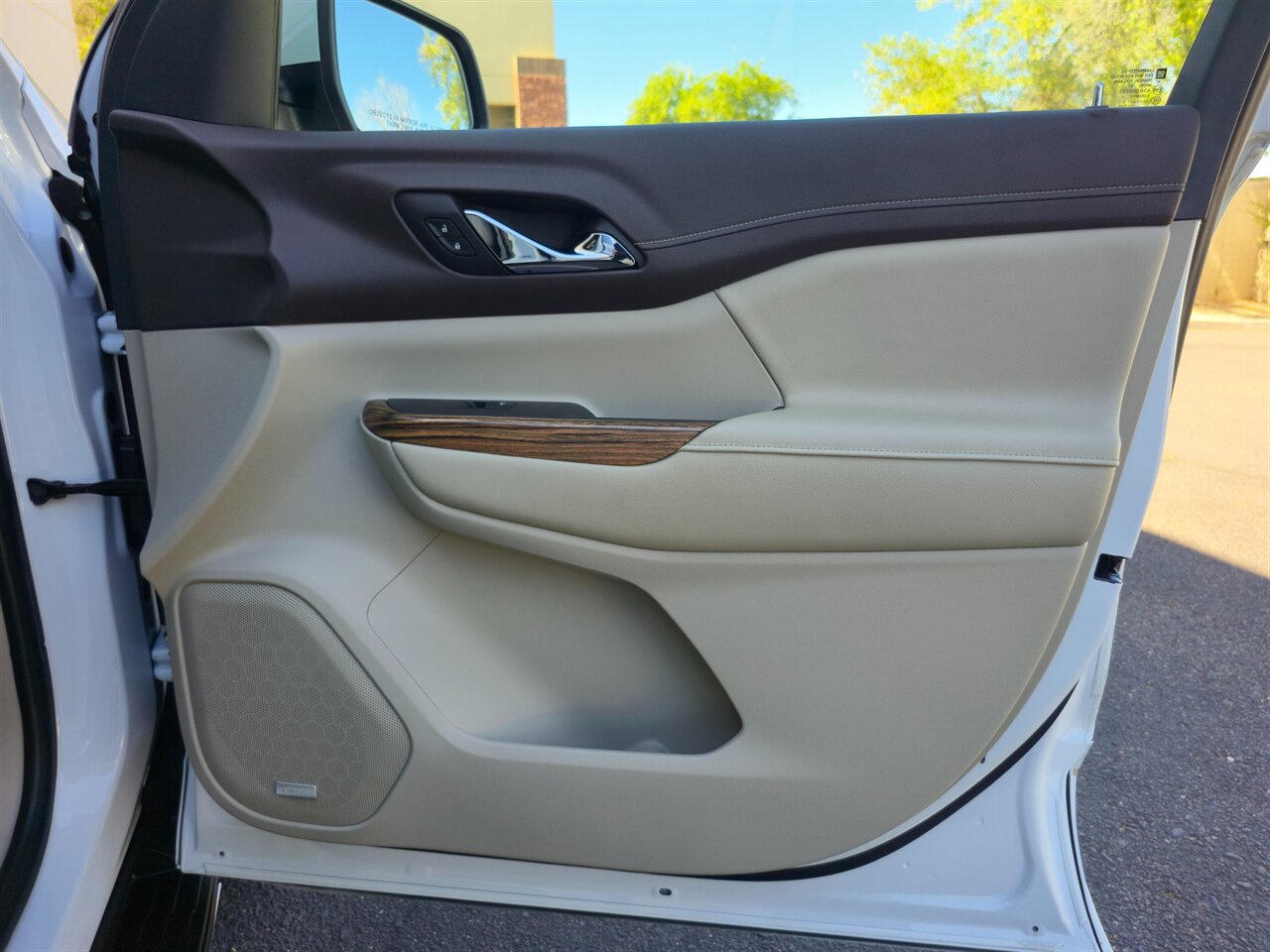 2019 GMC Acadia Denali   - Photo 26 - Mesa, AZ 85215