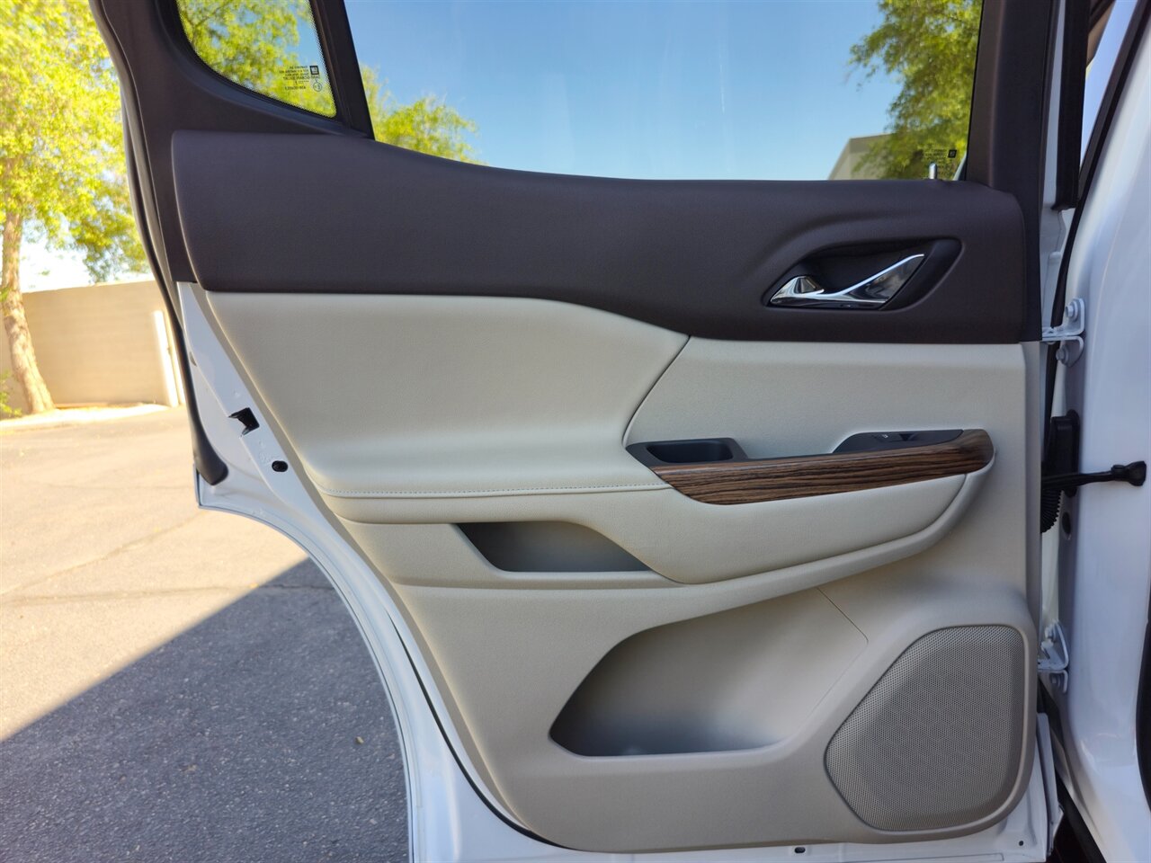 2019 GMC Acadia Denali   - Photo 30 - Mesa, AZ 85215