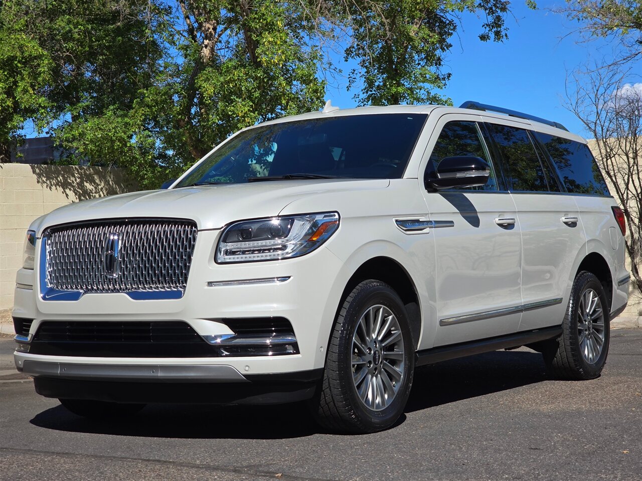 2021 Lincoln Navigator 4x4 7-Passenger - Photo 5 - Mesa, AZ 85215