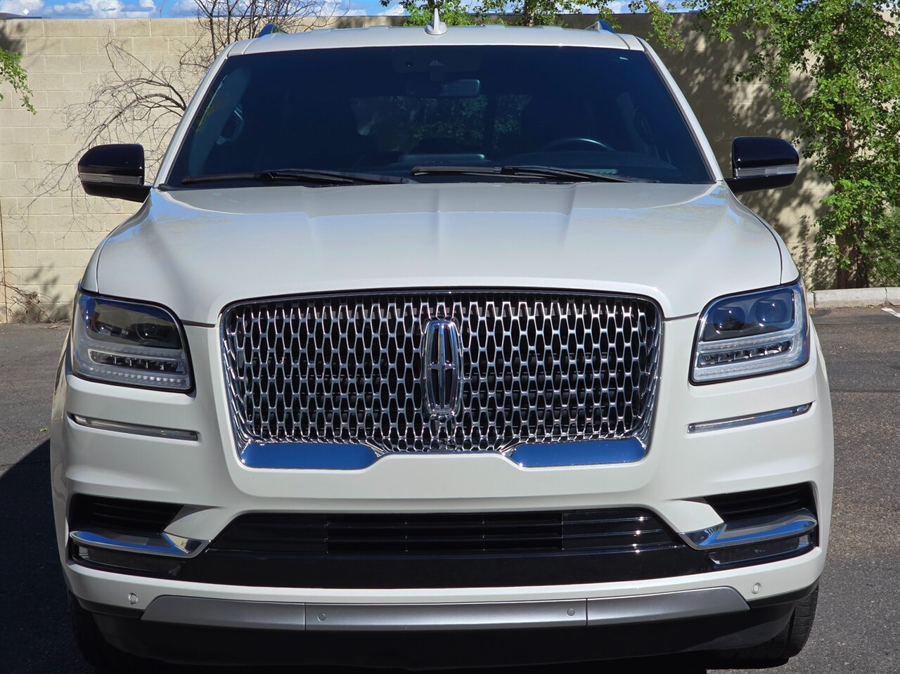 2021 Lincoln Navigator 4x4 7-Passenger - Photo 3 - Mesa, AZ 85215