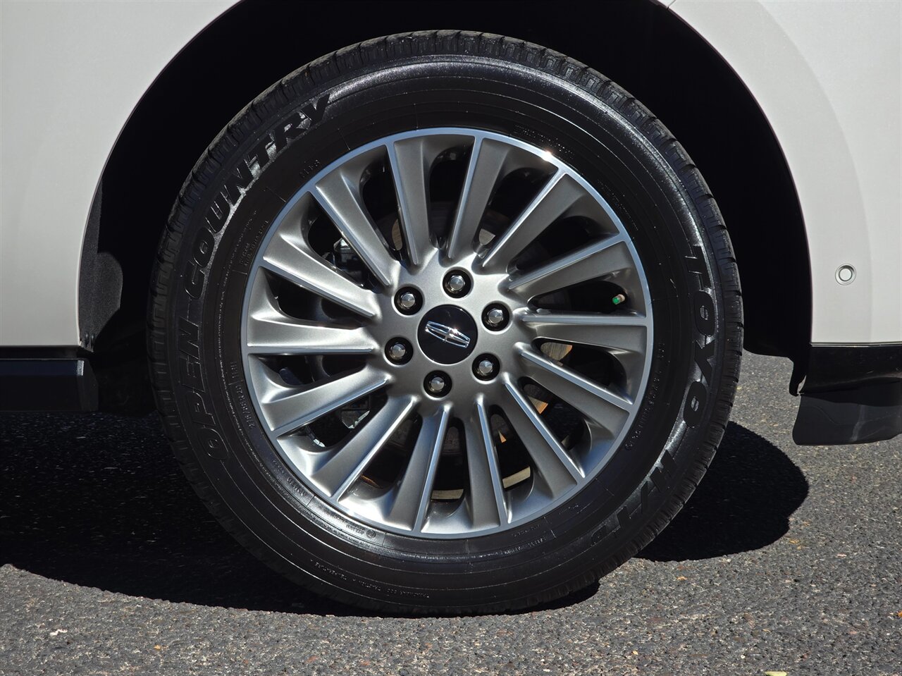 2021 Lincoln Navigator 4x4 7-Passenger - Photo 44 - Mesa, AZ 85215