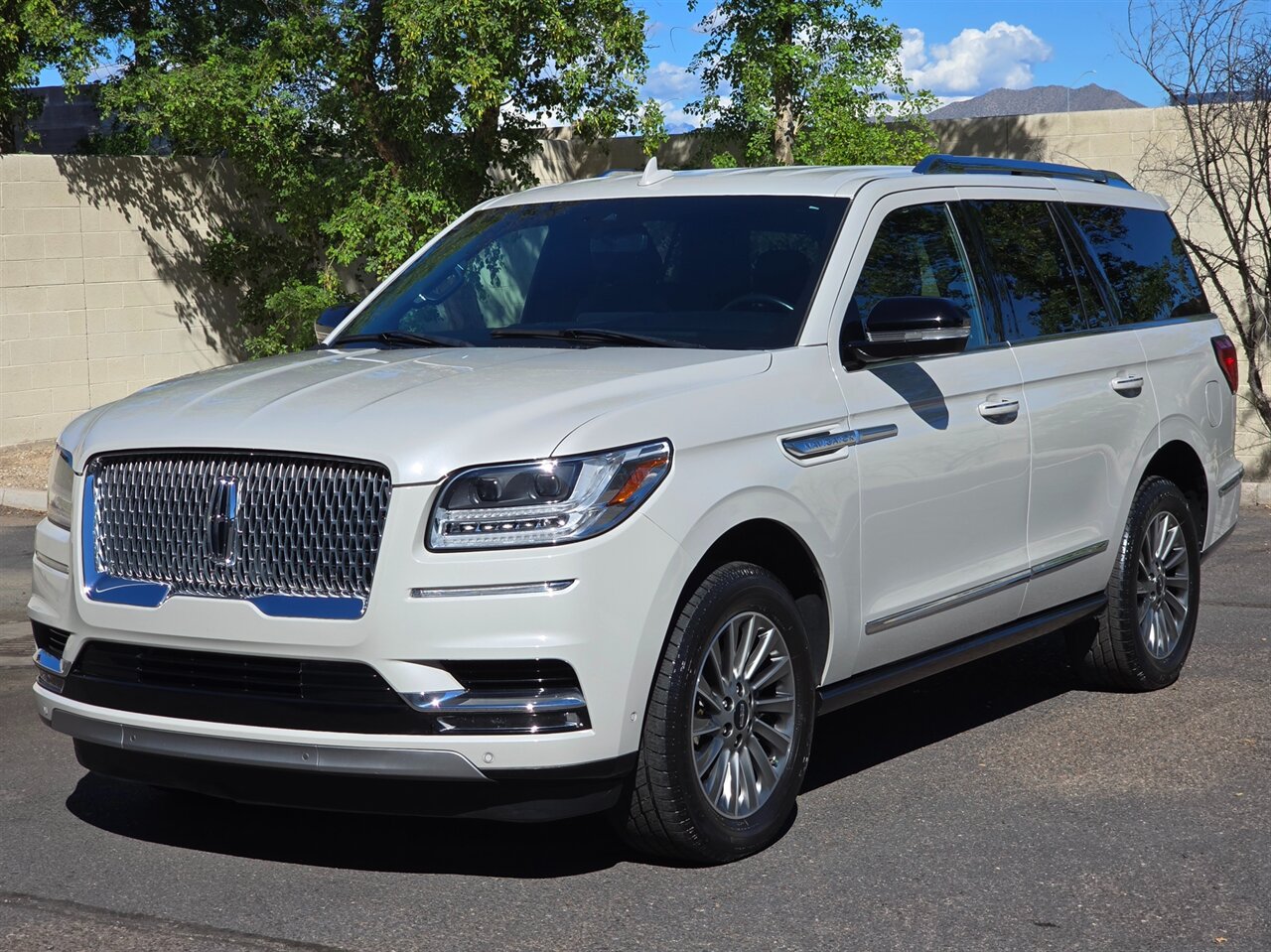 2021 Lincoln Navigator 4x4 7-Passenger - Photo 6 - Mesa, AZ 85215