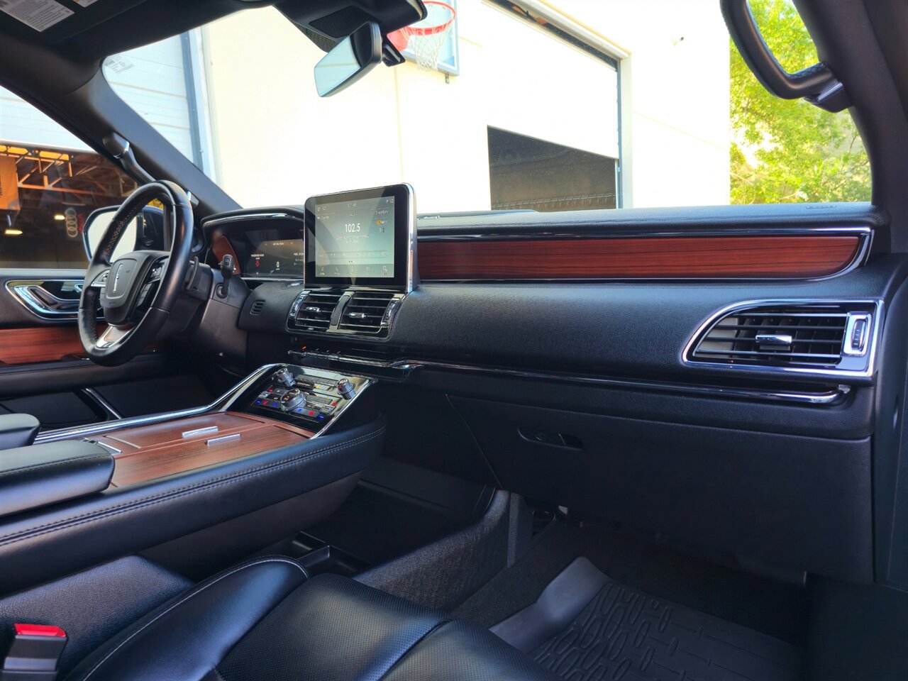 2021 Lincoln Navigator 4x4 7-Passenger - Photo 30 - Mesa, AZ 85215
