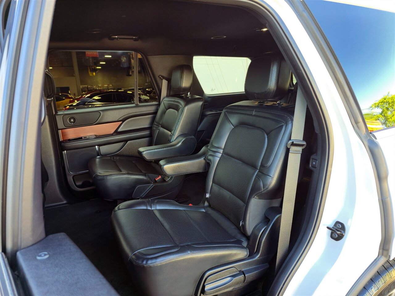 2021 Lincoln Navigator 4x4 7-Passenger - Photo 33 - Mesa, AZ 85215