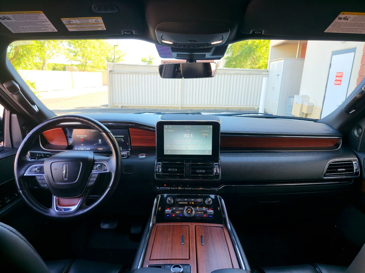 2021 Lincoln Navigator 4x4 7-Passenger - Photo 17 - Mesa, AZ 85215