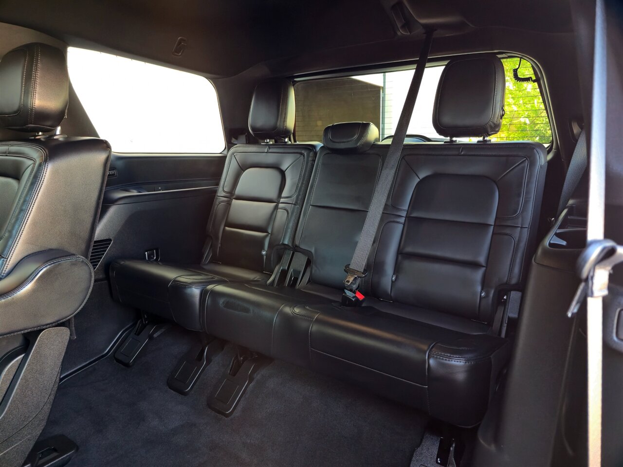 2021 Lincoln Navigator 4x4 7-Passenger - Photo 36 - Mesa, AZ 85215