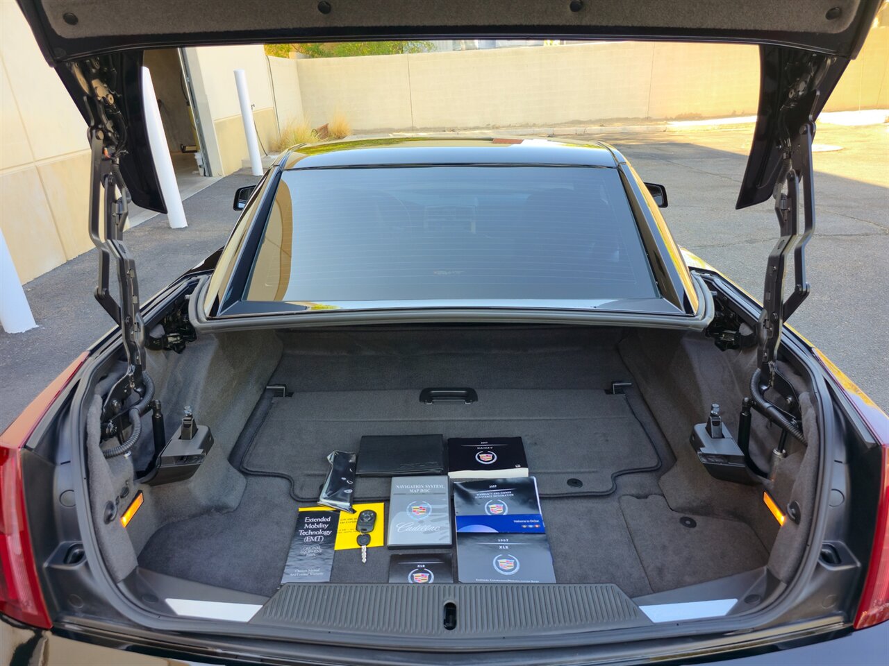 2007 Cadillac XLR - Photo 39 - Mesa, AZ 85215