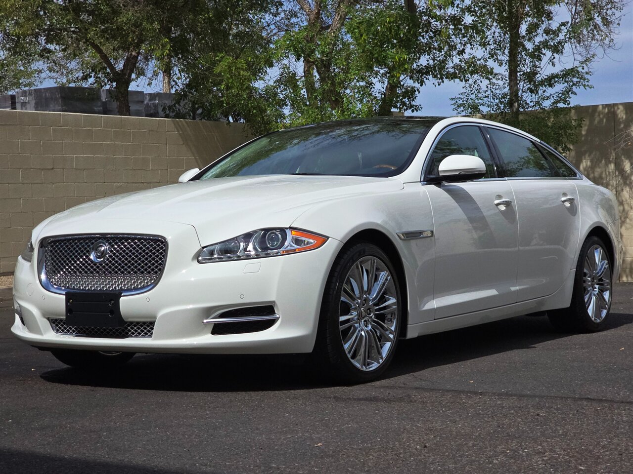 2011 Jaguar XJ L - Photo 5 - Mesa, AZ 85215