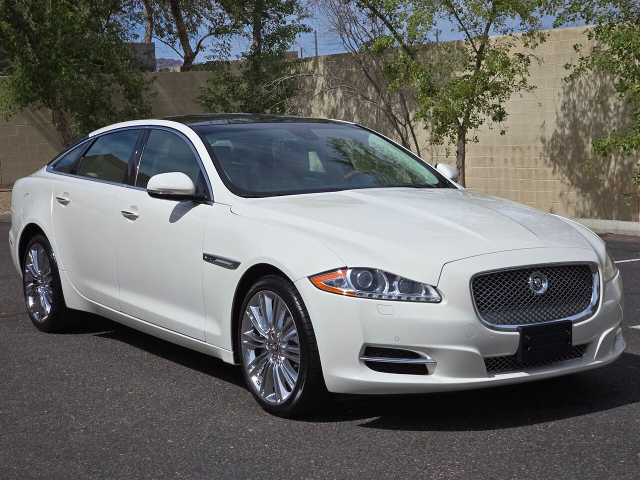 2011 Jaguar XJ L - Photo 2 - Mesa, AZ 85215
