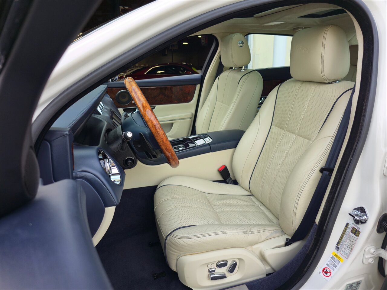 2011 Jaguar XJ L - Photo 16 - Mesa, AZ 85215