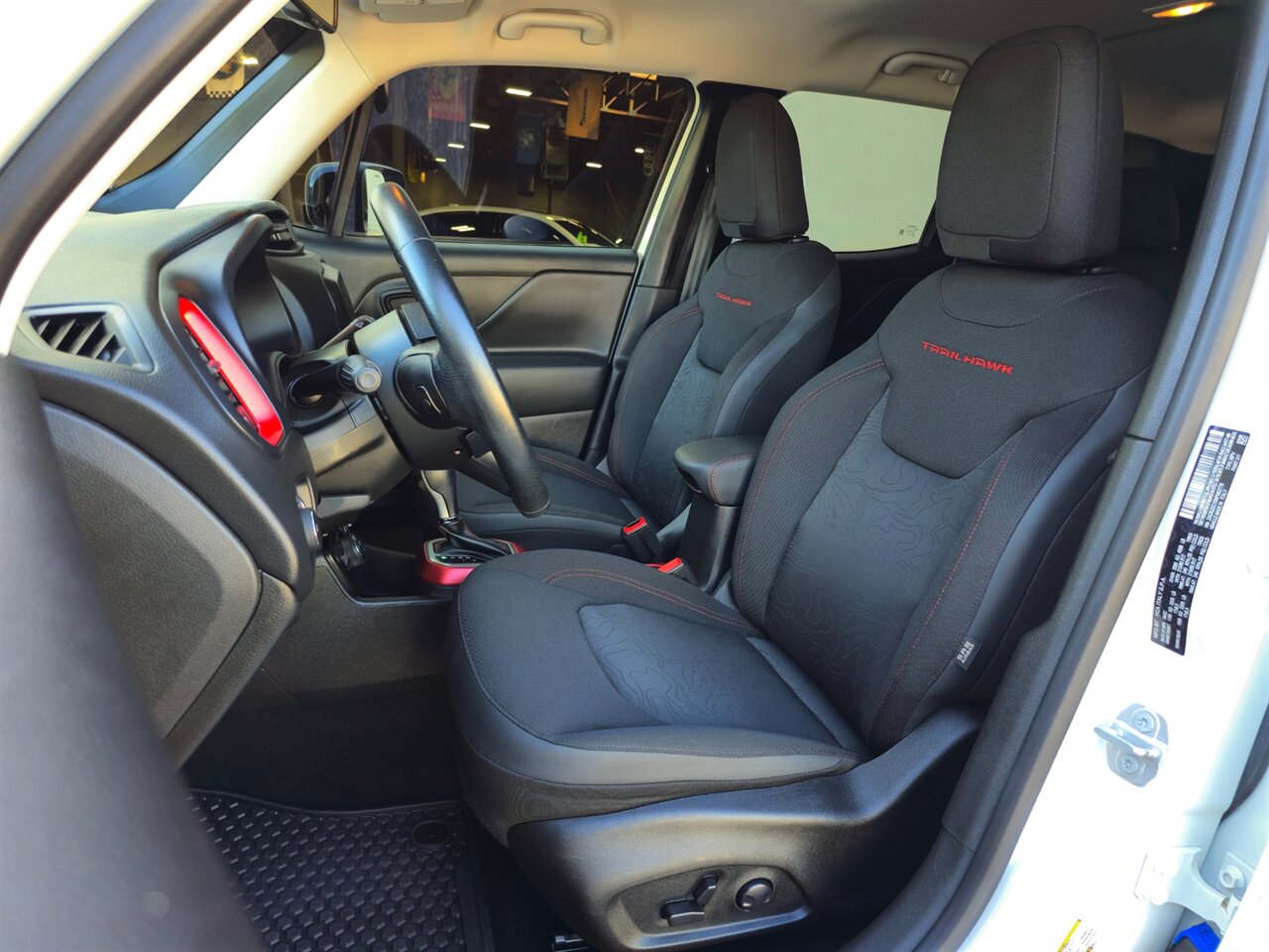 2022 Jeep Renegade Trailhawk - Photo 14 - Mesa, AZ 85215