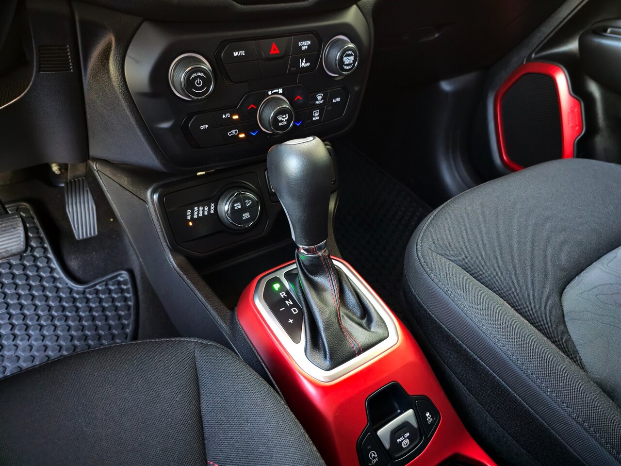 2022 Jeep Renegade Trailhawk - Photo 19 - Mesa, AZ 85215