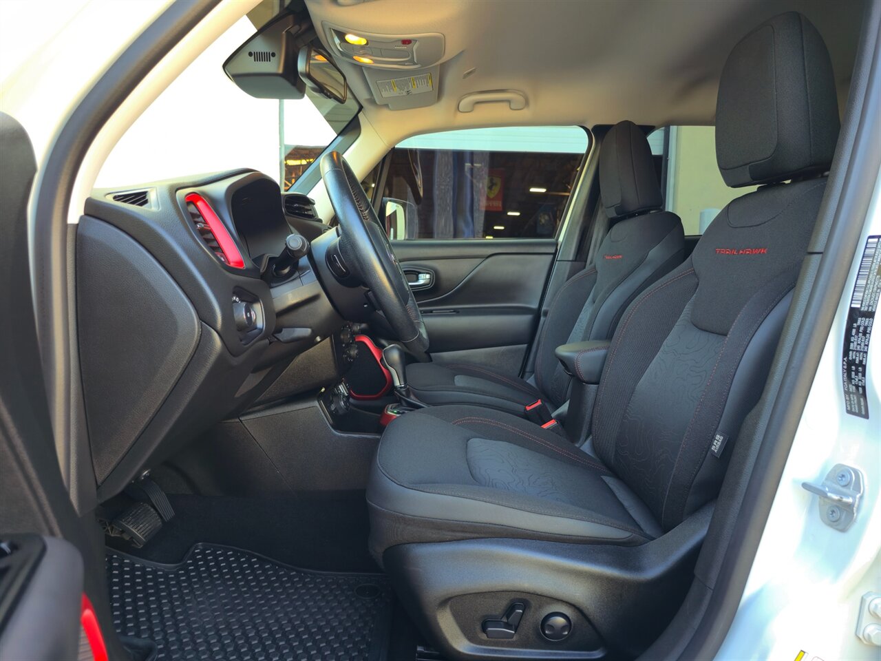 2022 Jeep Renegade Trailhawk - Photo 13 - Mesa, AZ 85215